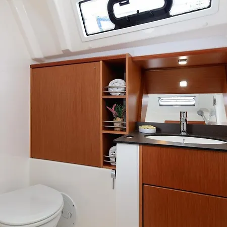 보트호텔 Bavaria Cruiser 41 - Nina Sailing Boat *