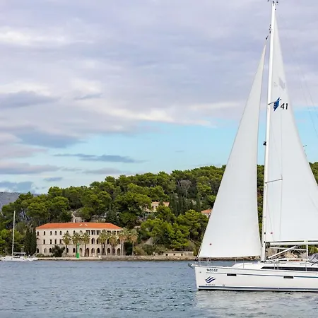 Bavaria Cruiser 41 - Nina Sailing Boat 보트호텔 *